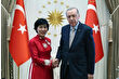 Vietnam Türkiye Büyükelçisi, 1 Mayıs'ta Cumhurbaşkanı Erdoğan'a güven mektubu sundu ve gelişen ticari ilişkilere dikkat çekerek Vietnam'a davet etti
