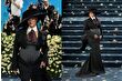Met Gala'nın sürprizi: Rihanna, üçüncü çocuğuna hamile olduğunu duyurdu