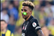 Beşiktaş derbisinde penaltı atışı kullandığı sırada Fernandes'e lazer pointer tutulması sebebiyle Fenerbahçe'ye 1 milyon 680 bin lira ceza kesildi