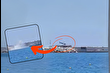Mikonos’a gitmek isteyen 4 ABD’li turisti alan helikopter kalkışta sorun yaşayınca marinadaki teknelerin arasına düştü