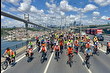 İstanbul'da yüzlerce kişi çevre ve trafik farkındalığı için Avrupa'dan Asya'ya pedal bastı