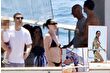Kısa süre önce ayrılan Katy Perry ve Orlando Bloom, yeni evli çift Jeff Bezos ve Lauren Sanchez'i lüks yat Koru'da ziyaret etti