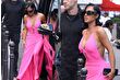 Kim Kardashian, pembe elbisesiyle 'Balenciaga Barbie'si oldu