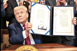 Trump’ın “GENIUS” imzası kriptoları hareketlendirdi: Piyasa değeri 4 trilyon doları aştı