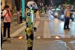 Şanghay'da Bund sahilinde robot trafik polisi görev yapıyor