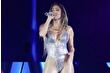 Jennifer Lopez, İstanbul'da hayranlarıyla buluştu