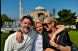 Efsanevi Formula 1 pilotu Ayrton Senna'nın ölümüne kadar beraber olduğu kız arkadaşı Adriane Galisteu ailesiyle İstanbul'da tatil yaptı