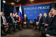 Trump ve Putin, Alaska zirvesinde bir araya geldi, 'Üçe üç' formatındaki görüşme yaklaşık 3 saat sürdü