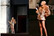 Alex Consani, Gucci'nin Milan Moda Haftası'nın açılışında The Tiger temasıyla yer aldı