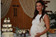 İlk bebeğini kucağına almaya hazırlanan İrem Helvacıoğlu, doğum öncesi baby shower partisi düzenledi