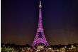 Paris’te 'Pembe Ekim' kapsamında Eyfel Kulesi pembe ışıklarla aydınlatıldı