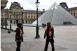 Fransa, çalınan Louvre mücevherlerini bulmak için zamanla yarışıyor