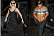 Lady Gaga, nişanlısı Michael Polansky ile Paris'te akşam yemeğine çıktı