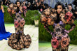 Rapçi Cardi B, Marc Jacobs'ın Kiki serisiyle dikkat çekti