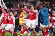 Manchester City puan kaybetti, Arsenal Premier Lig'de 22 yıl sonra şampiyon oldu
