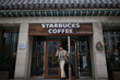 Kore'deki Starbucks'ta 'tank günü kampanyası' depremi