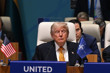ABD Başkanı Trump, Suriye'yi "teröre destek veren devletler listesinden" çıkaracağını söyledi