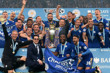 Premier Lig'de on yıl önce mucizevi şekilde şampiyon olan ancak üçüncü lige kadar düşen Leicester City'nin sahipleri kulübü satıyor