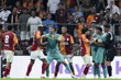 Galatasaray-Villarreal maçında olay çıktı, Osimhen güçlükle sakinleştirildi