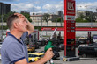 Ukrayna'nın petrol rafinerilerine düzenlediği saldırılar nedeniyle çok sayıda tesisi bakıma alınan enerji zengini Rusya, akaryakıt ithalatına başladı