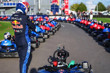 Max Verstappen Silverstone’da 100 amatör sürücüyü sadece 14 turda geride bıraktı