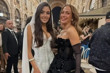 Hande Erçel ve Jennifer Lopez Milano'da buluştu, siyah beyaz uyum dikkat çekti