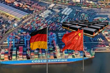 Almanya'nın COSCO'nun Hamburg yatırımına engeli ve Volkswagen'ın Çinli Gotion ile batarya ortaklığına hazırlanması, Almanya'nın ikilemini ortaya koydu