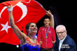 Ertuğrul Özkök güreş minderine alınmayan Nesrin Baş ile yüzme bilmeden iki paralimpik altın madalya kazanan Umut Ünlü'nün hikâyesini anlattı