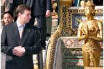 İngiltere Kralı Charles'ın ünvanlarını elinden aldığı Andrew'un Tayland gezisinde 4 günde 40 hayat kadınını 5 yıldızlı otele getirdiği iddia edildi