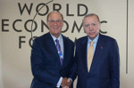 Dünya Ekonomik Forumu, eş başkanı BlackRock'ın CEO'su Larry Fink'in Cumhurbaşkanı Erdoğan'la görüşmesi sonrasında Türkiye için yatırım mesajı verdi