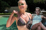 68 yaşındaki Sharon Stone'un bikini cesareti