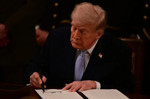 Trump Rusya yaptırımlarını imzaladı