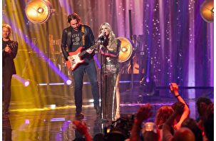 Jessica Simpson, 15 yıl sonra ilk defa TV'de 'American Idol'e katılarak sahne aldı