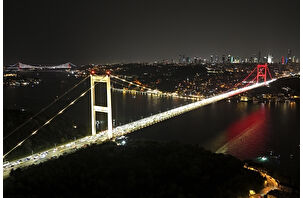 Fatih Sultan Mehmet Köprüsü "sarı-kırımızı" oldu
