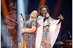 Buika ve Kibariye, Harbiye Cemil Topuzlu Açıkhava Tiyatrosu'nda konser verdi