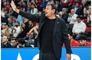 Ergin Ataman’dan Yunan bayrağı tepkisi