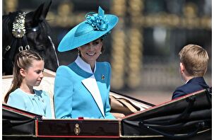 Galler Prensesi Kate Middleton'ın mavi şıklığı