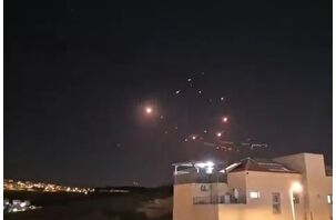 İran, İsrail'e yine balistik füze saldırısı düzenledi