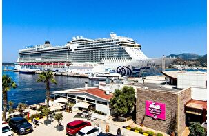 Bodrum'a ilk kez gelen AROYA Cruises'a neşeli karşılama
