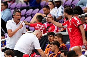 Oyundan alınan milli futbolcu ile hocası birbirine girdi