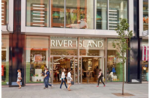River Island internete geçti, 33 mağazayı kapatacak