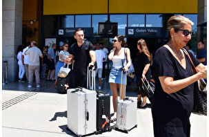 Vakko veliahtı Allan Hakko, yeni sevgilisi Pelin Uluksar ile Bodrum'da