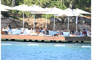 Garihler'in aile boyu Bodrum keyfi