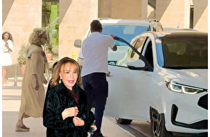 Çiğdem Simavi'den gelini Caroline Koç'a destek ziyareti