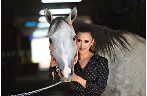 İlk kadın at yarışı spikeri Esen Gök evinde ölü bulundu
