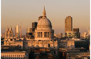İngiltere’deki St Paul’s Katedrali turistik açıdan büyük ilgi görüyor