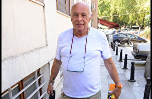 Cefi Kamhi kayınvalidesi için Bebek'te alışverişte