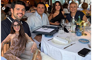 Eşi ve ailesiyle Fransa tatilinde