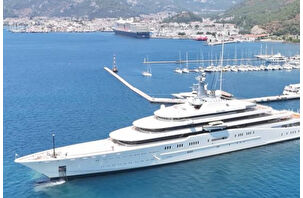 Abramoviç'in yatı "Eclipse" Marmaris'ten demir aldı