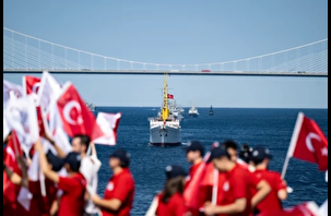 İstanbul Boğazı'nda TEKNOFEST Mavi Vatan geçidi